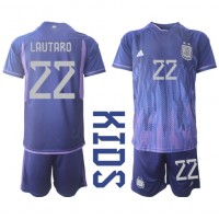 Billiga Argentina Lautaro Martinez #22 Barnkläder Borta fotbollskläder till baby VM 2022 Kortärmad (+ Korta byxor)